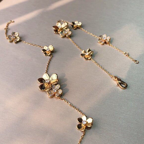 Excellent Used Condition VCA Bracelet - Picture 8 of 9